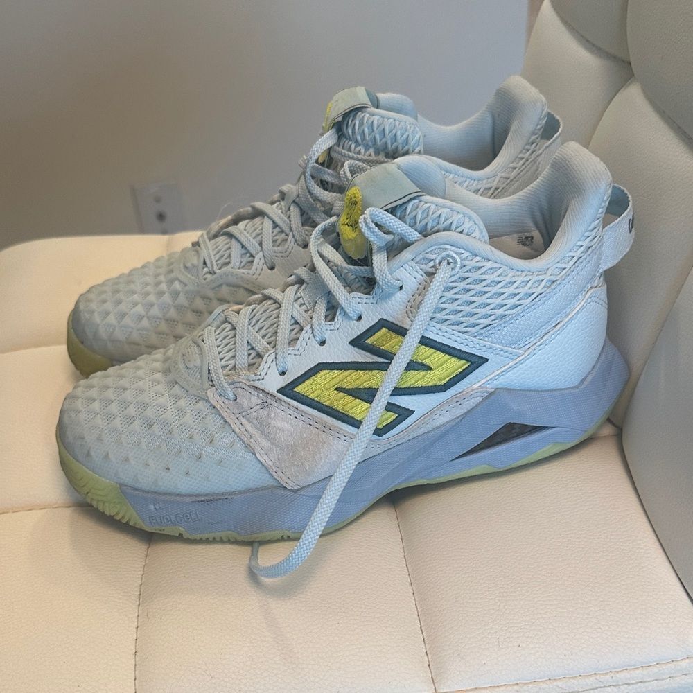 New Balance Ladies COCO GAUFF Blue and Yellow Tennis Shoes size 7 Wide - Picture 2 of 11